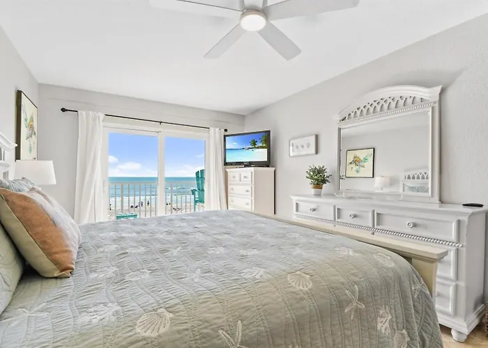 Oceanfront Seagate With Heated Pool *