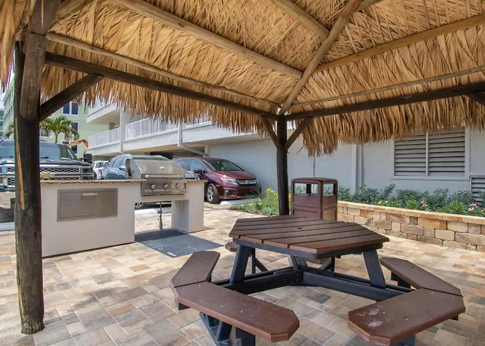 Oceanfront Seagate With Heated Pool Appartement *